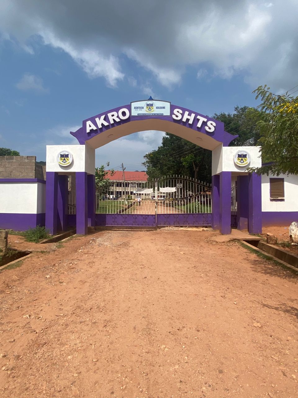 School entrance and surroundings